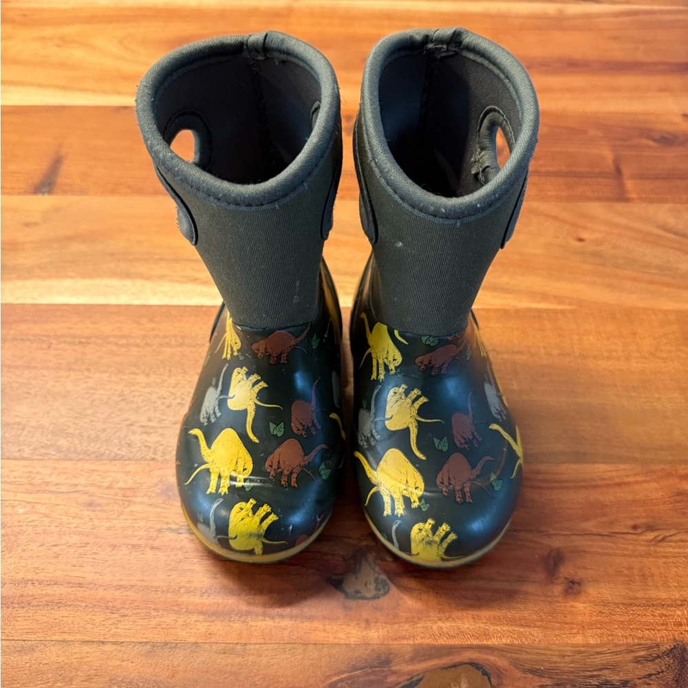 Toddler Bogs classic Rain boot Dinosaur size 6